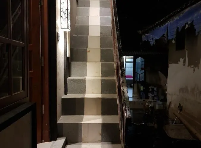 Ade Family House Bed & Breakfast