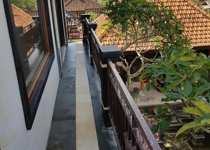 Ade Family House Bed & Breakfast Ubud
